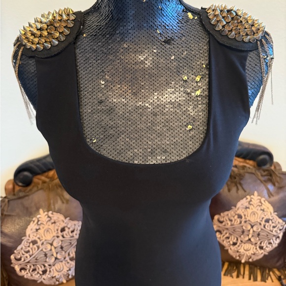 Symphony Vintage Black Midi Bodycon Dress With Chain Fringe & Studded Shoulders - Picture 5 of 9